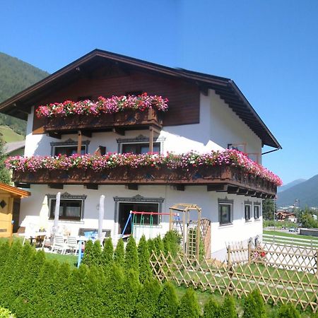 Pension Kristall Neustift im Stubaital Exterior photo