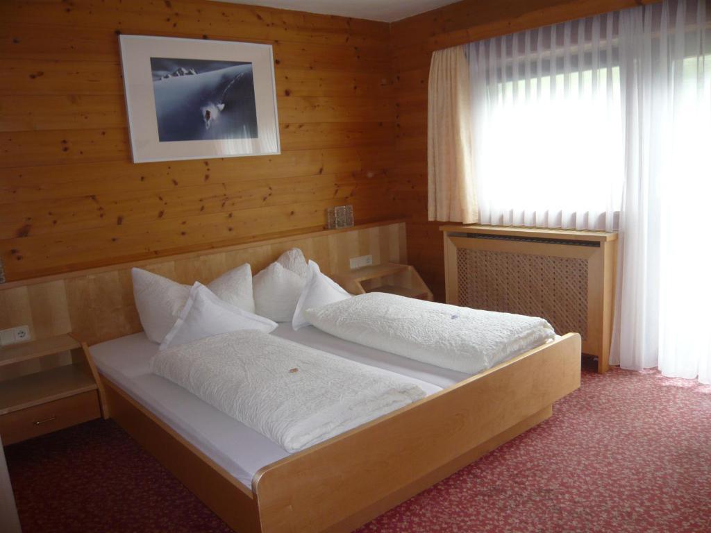 Pension Kristall Neustift im Stubaital Room photo